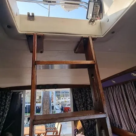 Πλωτό κατάλυμα Beautiful And Comfy Boat In With Boat Tour Option Βαρκελώνη