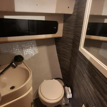 Beautiful And Comfy Boat In With Boat Tour Option Botel