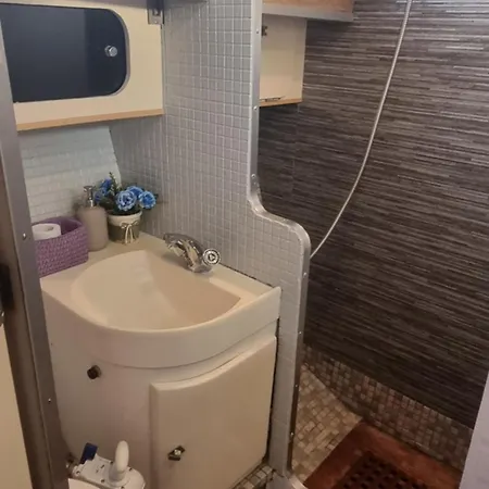 Beautiful And Comfy Boat In With Boat Tour Option Botel Barcelona