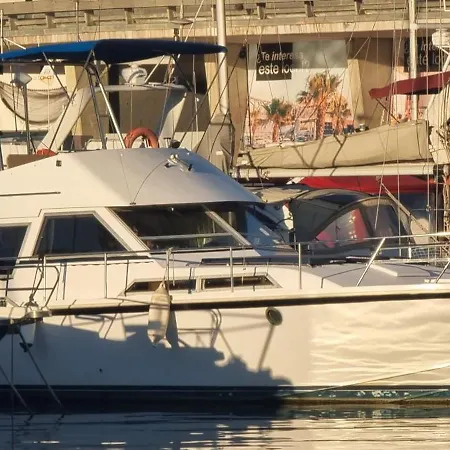 Beautiful And Comfy Boat In With Boat Tour Option Botel