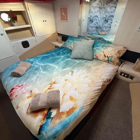 Beautiful And Comfy Boat In With Boat Tour Option * Barcelona