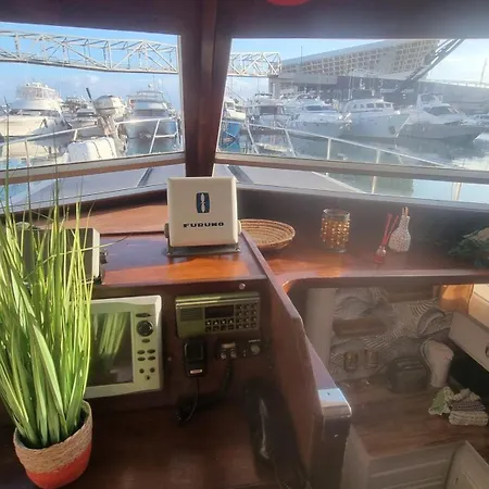 Botel Beautiful And Comfy Boat In With Boat Tour Option Barcelona