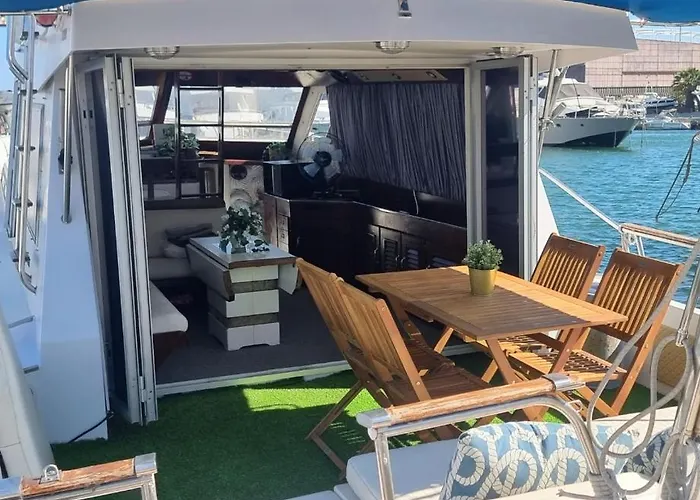 Botel Beautiful And Comfy Boat In With Boat Tour Option *