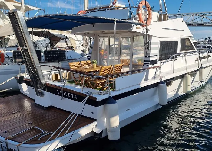Beautiful And Comfy Boat In With Boat Tour Option Botel Barcelona