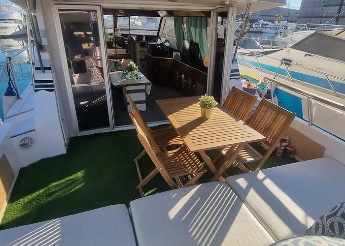 Beautiful And Comfy Boat In With Boat Tour Option Botel Barcelona